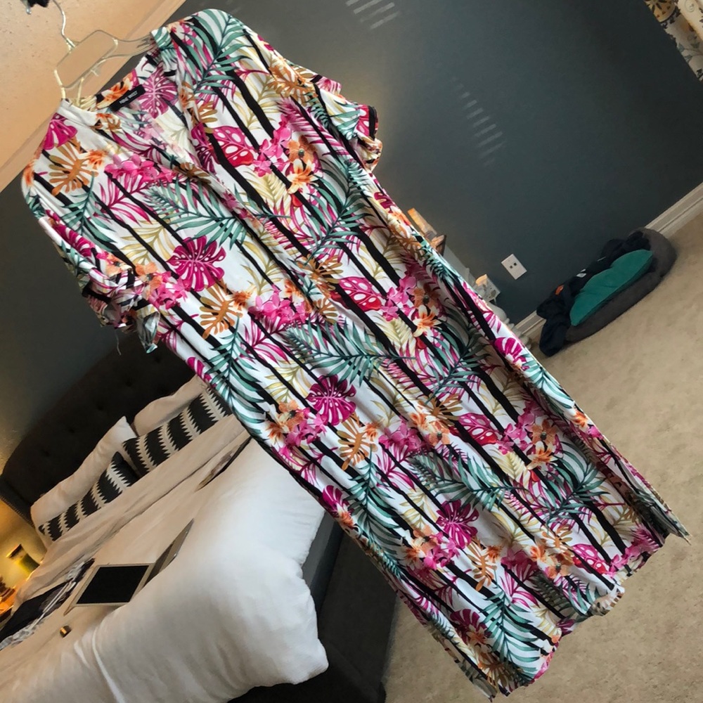 Tropical pocket dress with matching belt